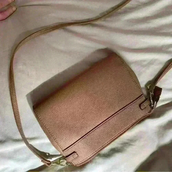 Brown Liz Claiborne Elly Convertible Crossbody Bag I’m vegan leather - Picture 6 of 14